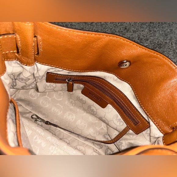 Michael Kors Handbag and Wallet - Picture 11 of 11